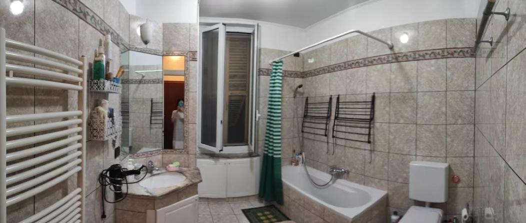 Sunny House Room Ventimiglia Train Station Exterior foto